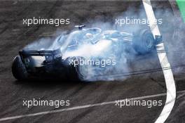 Lewis Hamilton (GBR) Mercedes AMG F1 W09 celebrates winning the World Championship. 28.10.2018. Formula 1 World Championship, Rd 19, Mexican Grand Prix, Mexico City, Mexico, Race Day.