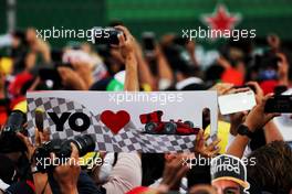 Fans at the podium. 28.10.2018. Formula 1 World Championship, Rd 19, Mexican Grand Prix, Mexico City, Mexico, Race Day.