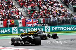 Carlos Sainz Jr (ESP) Renault Sport F1 Team RS18 leads team mate Nico Hulkenberg (GER) Renault Sport F1 Team RS18. 28.10.2018. Formula 1 World Championship, Rd 19, Mexican Grand Prix, Mexico City, Mexico, Race Day.