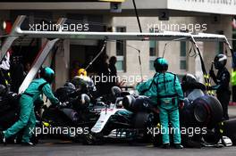 Lewis Hamilton (GBR) Mercedes AMG F1 W09 makes a pit stop. 28.10.2018. Formula 1 World Championship, Rd 19, Mexican Grand Prix, Mexico City, Mexico, Race Day.