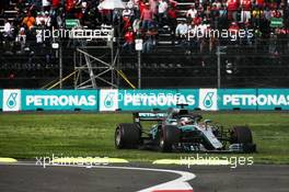 Lewis Hamilton (GBR) Mercedes AMG F1 W09 runs wide. 28.10.2018. Formula 1 World Championship, Rd 19, Mexican Grand Prix, Mexico City, Mexico, Race Day.