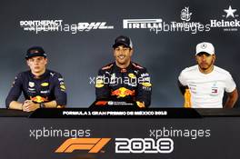 Qualifying top three in the FIA Press Conference (L to R): Max Verstappen (NLD) Red Bull Racing, second; Daniel Ricciardo (AUS) Red Bull Racing, pole position; Lewis Hamilton (GBR) Mercedes AMG F1, third. 27.10.2018. Formula 1 World Championship, Rd 19, Mexican Grand Prix, Mexico City, Mexico, Qualifying Day.