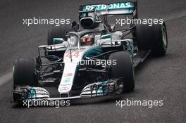 Lewis Hamilton (GBR) Mercedes AMG F1 W09 waves to the crowd. 27.10.2018. Formula 1 World Championship, Rd 19, Mexican Grand Prix, Mexico City, Mexico, Qualifying Day.