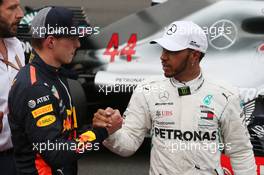 Max Verstappen (NLD) Red Bull Racing RB14 and Lewis Hamilton (GBR) Mercedes AMG F1 W09. 27.10.2018. Formula 1 World Championship, Rd 19, Mexican Grand Prix, Mexico City, Mexico, Qualifying Day.