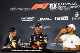 Qualifying top three in the FIA Press Conference (L to R): Max Verstappen (NLD) Red Bull Racing, second; Daniel Ricciardo (AUS) Red Bull Racing, pole position; Lewis Hamilton (GBR) Mercedes AMG F1, third. 27.10.2018. Formula 1 World Championship, Rd 19, Mexican Grand Prix, Mexico City, Mexico, Qualifying Day.