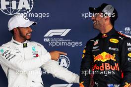 (L to R): Lewis Hamilton (GBR) Mercedes AMG F1 with pole sitter Daniel Ricciardo (AUS) Red Bull Racing in qualifying parc ferme. 27.10.2018. Formula 1 World Championship, Rd 19, Mexican Grand Prix, Mexico City, Mexico, Qualifying Day.