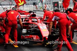 Sebastian Vettel (GER) Ferrari SF71H practices a pit stop. 27.10.2018. Formula 1 World Championship, Rd 19, Mexican Grand Prix, Mexico City, Mexico, Qualifying Day.