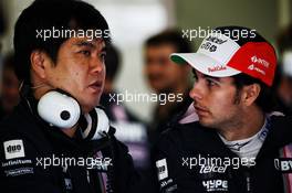 Sergio Perez (MEX) Racing Point Force India F1 Team with Jun Matsuzaki (JPN) Racing Point Force India F1 Team Senior Tyre Engineer. 27.10.2018. Formula 1 World Championship, Rd 19, Mexican Grand Prix, Mexico City, Mexico, Qualifying Day.