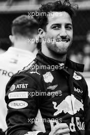 Daniel Ricciardo (AUS) Red Bull Racing celebrates his pole position in qualifying parc ferme. 27.10.2018. Formula 1 World Championship, Rd 19, Mexican Grand Prix, Mexico City, Mexico, Qualifying Day.