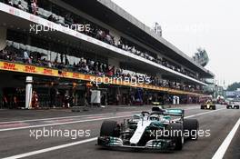 Valtteri Bottas (FIN) Mercedes AMG F1 W09 leaves the pits. 27.10.2018. Formula 1 World Championship, Rd 19, Mexican Grand Prix, Mexico City, Mexico, Qualifying Day.