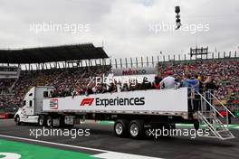 Drivers parade atmosphere - F1 Experiences. 28.10.2018. Formula 1 World Championship, Rd 19, Mexican Grand Prix, Mexico City, Mexico, Race Day.