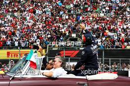 Sergio Perez (MEX) Racing Point Force India F1 Team on the drivers parade. 28.10.2018. Formula 1 World Championship, Rd 19, Mexican Grand Prix, Mexico City, Mexico, Race Day.