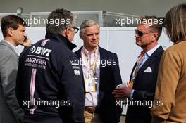Otmar Szafnauer (USA) Racing Point Force India F1 Team Principal and CEO with Tavo Hellmund (USA) Former COTA Promotor (Left). 28.10.2018. Formula 1 World Championship, Rd 19, Mexican Grand Prix, Mexico City, Mexico, Race Day.