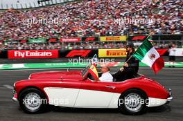 Fernando Alonso (ESP) McLaren on the drivers parade. 28.10.2018. Formula 1 World Championship, Rd 19, Mexican Grand Prix, Mexico City, Mexico, Race Day.