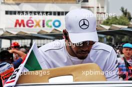 Lewis Hamilton (GBR) Mercedes AMG F1 on the drivers parade. 28.10.2018. Formula 1 World Championship, Rd 19, Mexican Grand Prix, Mexico City, Mexico, Race Day.