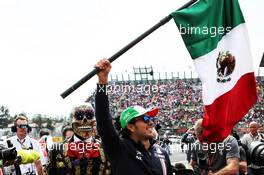 Sergio Perez (MEX) Racing Point Force India F1 Team on the drivers parade. 28.10.2018. Formula 1 World Championship, Rd 19, Mexican Grand Prix, Mexico City, Mexico, Race Day.