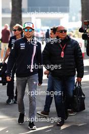 Sergio Perez (MEX) Racing Point Force India F1 Team with his father Antonio Perez (MEX). 25.10.2018. Formula 1 World Championship, Rd 19, Mexican Grand Prix, Mexico City, Mexico, Preparation Day.