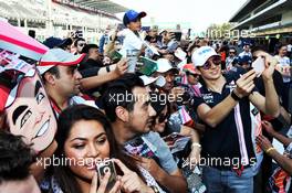 Esteban Ocon (FRA) Racing Point Force India F1 Team with fans. 25.10.2018. Formula 1 World Championship, Rd 19, Mexican Grand Prix, Mexico City, Mexico, Preparation Day.