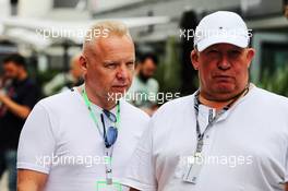 Dmitry Mazepin (BLR) Uralchem Chairman (Left). 28.09.2018. Formula 1 World Championship, Rd 16, Russian Grand Prix, Sochi Autodrom, Sochi, Russia, Practice Day.