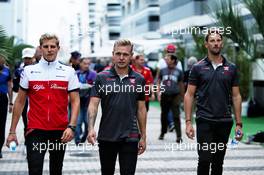 (L to R): Marcus Ericsson (SWE) Sauber F1 Team with Kevin Magnussen (DEN) Haas F1 Team and Romain Grosjean (FRA) Haas F1 Team. 28.09.2018. Formula 1 World Championship, Rd 16, Russian Grand Prix, Sochi Autodrom, Sochi, Russia, Practice Day.