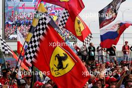 Fans at the podium. 30.09.2018. Formula 1 World Championship, Rd 16, Russian Grand Prix, Sochi Autodrom, Sochi, Russia, Race Day.