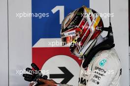 Race winner Lewis Hamilton (GBR) Mercedes AMG F1 in parc ferme. 30.09.2018. Formula 1 World Championship, Rd 16, Russian Grand Prix, Sochi Autodrom, Sochi, Russia, Race Day.