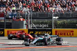 Lewis Hamilton (GBR) Mercedes AMG F1 W09. 30.09.2018. Formula 1 World Championship, Rd 16, Russian Grand Prix, Sochi Autodrom, Sochi, Russia, Race Day.