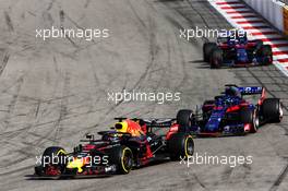 Daniel Ricciardo (AUS) Red Bull Racing RB14. 30.09.2018. Formula 1 World Championship, Rd 16, Russian Grand Prix, Sochi Autodrom, Sochi, Russia, Race Day.