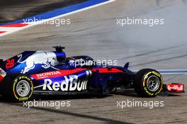 Brendon Hartley (NZL) Scuderia Toro Rosso STR13 spins. 30.09.2018. Formula 1 World Championship, Rd 16, Russian Grand Prix, Sochi Autodrom, Sochi, Russia, Race Day.