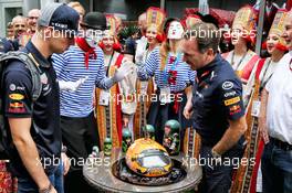 Max Verstappen (NLD) Red Bull Racing celebrates his 21st birthday with the team. 30.09.2018. Formula 1 World Championship, Rd 16, Russian Grand Prix, Sochi Autodrom, Sochi, Russia, Race Day.
