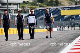 Sergey Sirotkin (RUS) Williams walks the circuit with the team. 27.09.2018. Formula 1 World Championship, Rd 16, Russian Grand Prix, Sochi Autodrom, Sochi, Russia, Preparation Day.