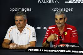 (L to R): Gil de Ferran (BRA) McLaren Sporting Director and Maurizio Arrivabene (ITA) Ferrari Team Principal in the FIA Press Conference. 14.09.2018. Formula 1 World Championship, Rd 15, Singapore Grand Prix, Marina Bay Street Circuit, Singapore, Practice Day.