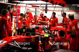 The Ferrari SF71H of Sebastian Vettel (GER) Ferrari in the pits with a mechanical issue in the second practice session. 14.09.2018. Formula 1 World Championship, Rd 15, Singapore Grand Prix, Marina Bay Street Circuit, Singapore, Practice Day.
