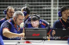 Toro Rosso engineers. 16.09.2018. Formula 1 World Championship, Rd 15, Singapore Grand Prix, Marina Bay Street Circuit, Singapore, Race Day.