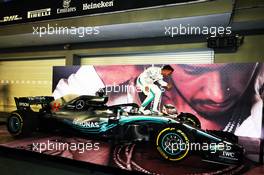 Race winner Lewis Hamilton (GBR) Mercedes AMG F1 W09 celebrates in parc ferme. 16.09.2018. Formula 1 World Championship, Rd 15, Singapore Grand Prix, Marina Bay Street Circuit, Singapore, Race Day.