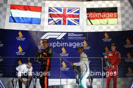 1st place Lewis Hamilton (GBR) Mercedes AMG F1 W09, 2nd place Max Verstappen (NLD) Red Bull Racing RB14 and 3rd place Sebastian Vettel (GER) Ferrari SF71H. 16.09.2018. Formula 1 World Championship, Rd 15, Singapore Grand Prix, Marina Bay Street Circuit, Singapore, Race Day.
