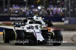 Sergey Sirotkin (RUS) Williams FW41. 16.09.2018. Formula 1 World Championship, Rd 15, Singapore Grand Prix, Marina Bay Street Circuit, Singapore, Race Day.