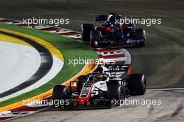 Kevin Magnussen (DEN) Haas VF-18. 16.09.2018. Formula 1 World Championship, Rd 15, Singapore Grand Prix, Marina Bay Street Circuit, Singapore, Race Day.