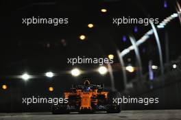 Fernando Alonso (ESP) McLaren MCL33. 16.09.2018. Formula 1 World Championship, Rd 15, Singapore Grand Prix, Marina Bay Street Circuit, Singapore, Race Day.