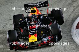 Daniel Ricciardo (AUS) Red Bull Racing RB14. 15.09.2018. Formula 1 World Championship, Rd 15, Singapore Grand Prix, Marina Bay Street Circuit, Singapore, Qualifying Day.