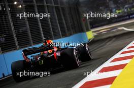 Daniel Ricciardo (AUS) Red Bull Racing RB14. 15.09.2018. Formula 1 World Championship, Rd 15, Singapore Grand Prix, Marina Bay Street Circuit, Singapore, Qualifying Day.