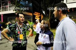 (L to R): Jimmy Carr (GBR) Comedian with Claire Williams (GBR) Williams Deputy Team Principal and her husband Marc Harris (GBR). 15.09.2018. Formula 1 World Championship, Rd 15, Singapore Grand Prix, Marina Bay Street Circuit, Singapore, Qualifying Day.