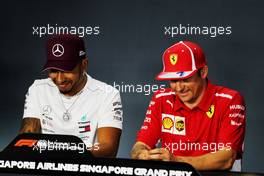 (L to R): Lewis Hamilton (GBR) Mercedes AMG F1 and Kimi Raikkonen (FIN) Ferrari in the FIA Press Conference. 13.09.2018. Formula 1 World Championship, Rd 15, Singapore Grand Prix, Marina Bay Street Circuit, Singapore, Preparation Day.