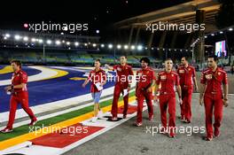 Sebastian Vettel (GER) Ferrari walks the circuit with the team. 13.09.2018. Formula 1 World Championship, Rd 15, Singapore Grand Prix, Marina Bay Street Circuit, Singapore, Preparation Day.