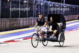 Max Verstappen (NLD) Red Bull Racing rides the circuit with team mate Daniel Ricciardo (AUS) Red Bull Racing. 13.09.2018. Formula 1 World Championship, Rd 15, Singapore Grand Prix, Marina Bay Street Circuit, Singapore, Preparation Day.