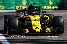 Carlos Sainz Jr (ESP) Renault Sport F1 Team RS18. 23.11.2018. Formula 1 World Championship, Rd 21, Abu Dhabi Grand Prix, Yas Marina Circuit, Abu Dhabi, Practice Day.