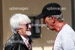 (L to R): Bernie Ecclestone (GBR) with Eddie Jordan (IRE). 23.11.2018. Formula 1 World Championship, Rd 21, Abu Dhabi Grand Prix, Yas Marina Circuit, Abu Dhabi, Practice Day.