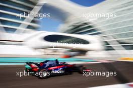 Pierre Gasly (FRA) Scuderia Toro Rosso STR13. 23.11.2018. Formula 1 World Championship, Rd 21, Abu Dhabi Grand Prix, Yas Marina Circuit, Abu Dhabi, Practice Day.