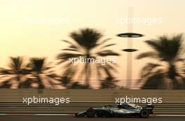 Valtteri Bottas (FIN) Mercedes AMG F1  23.11.2018. Formula 1 World Championship, Rd 21, Abu Dhabi Grand Prix, Yas Marina Circuit, Abu Dhabi, Practice Day.