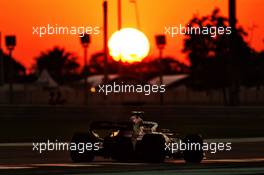 Charles Leclerc (MON) Sauber F1 Team C37. 23.11.2018. Formula 1 World Championship, Rd 21, Abu Dhabi Grand Prix, Yas Marina Circuit, Abu Dhabi, Practice Day.